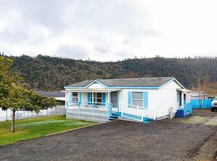 751 SE Hall St, Winston, OR