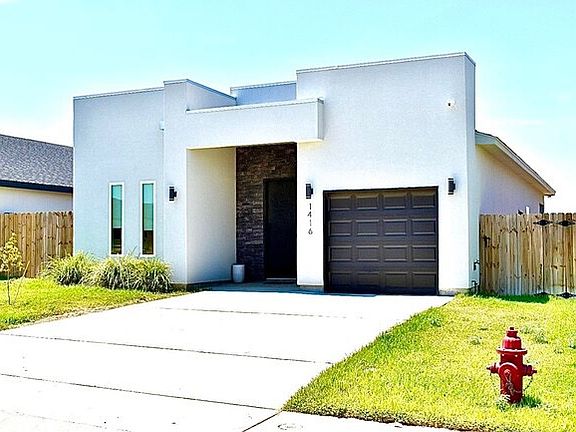 2nd image of 1416 Los Estribos Dr