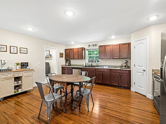 4th image of 144 Fairview Rd