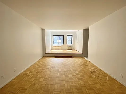 Rented by Compass | media 9