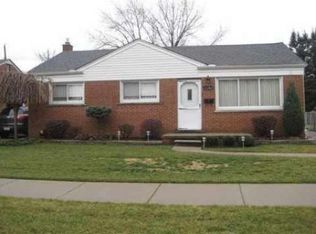 22812 Port St, Saint Clair Shores, MI 48082