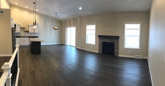 3 bed, 2100 sqft, $2,300 — Photo 3