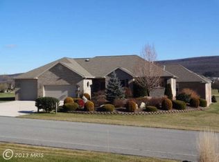 7111 Lone Ridge Ct, Fayetteville, PA 17222