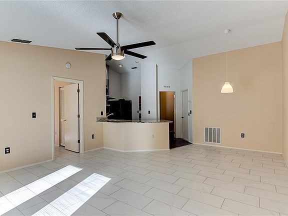 4th image of 1182 Deer Hollow Pl