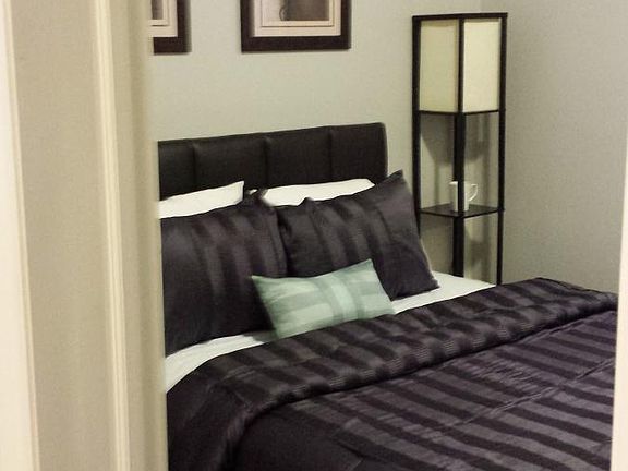 4th image of 4715 N Rockwell St #2