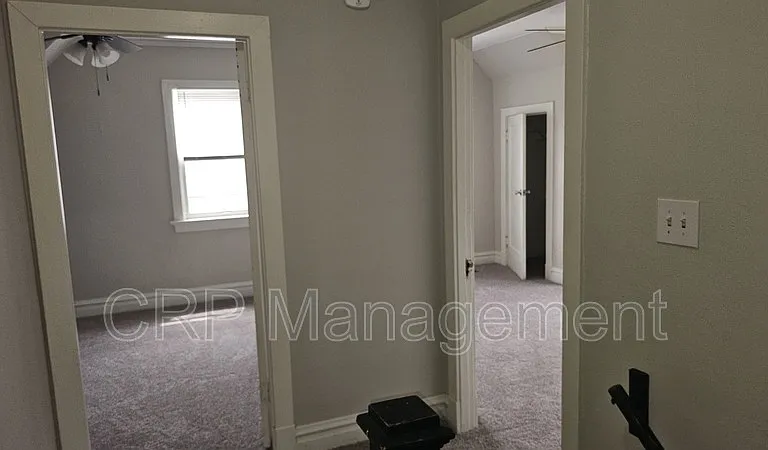 6827 Melrose Ave — Photo 15