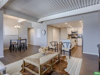 105 N 31st Ave APT 405, Omaha, NE, 68131
