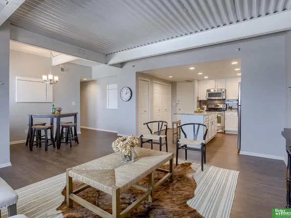 105 N 31st Ave APT 405, Omaha, NE 68131