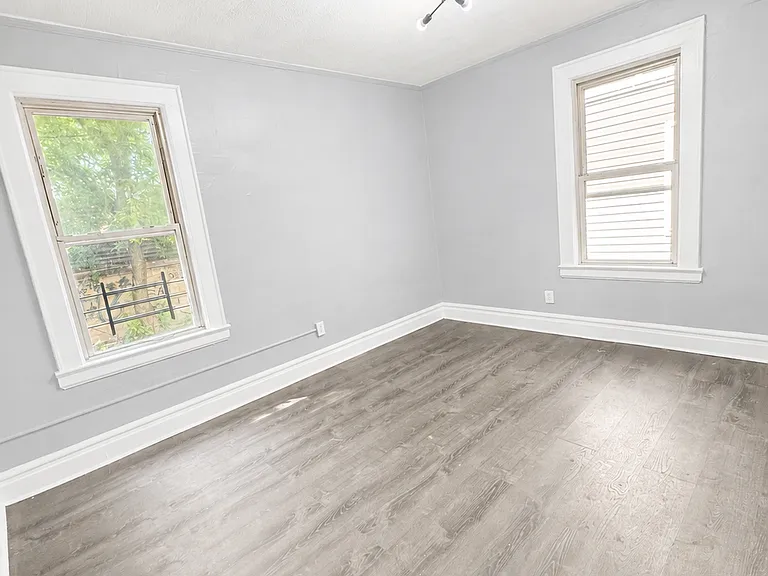 917 Grove St #1B — Photo 7