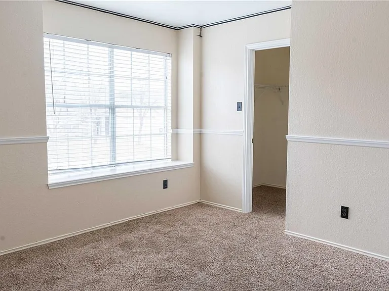 1608 Diana Dr — Photo 23