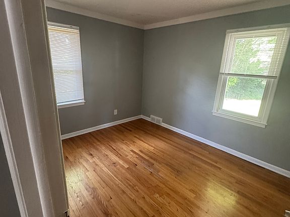 3rd image of 17422 Gaylord St