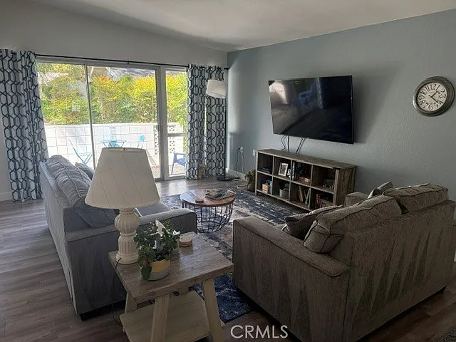 2 bed, 953 sqft, $3,500 — Photo 4