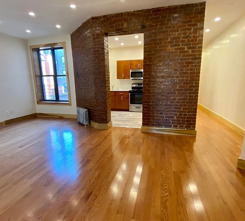 1st image of 2 Saint Nicholas Pl #41