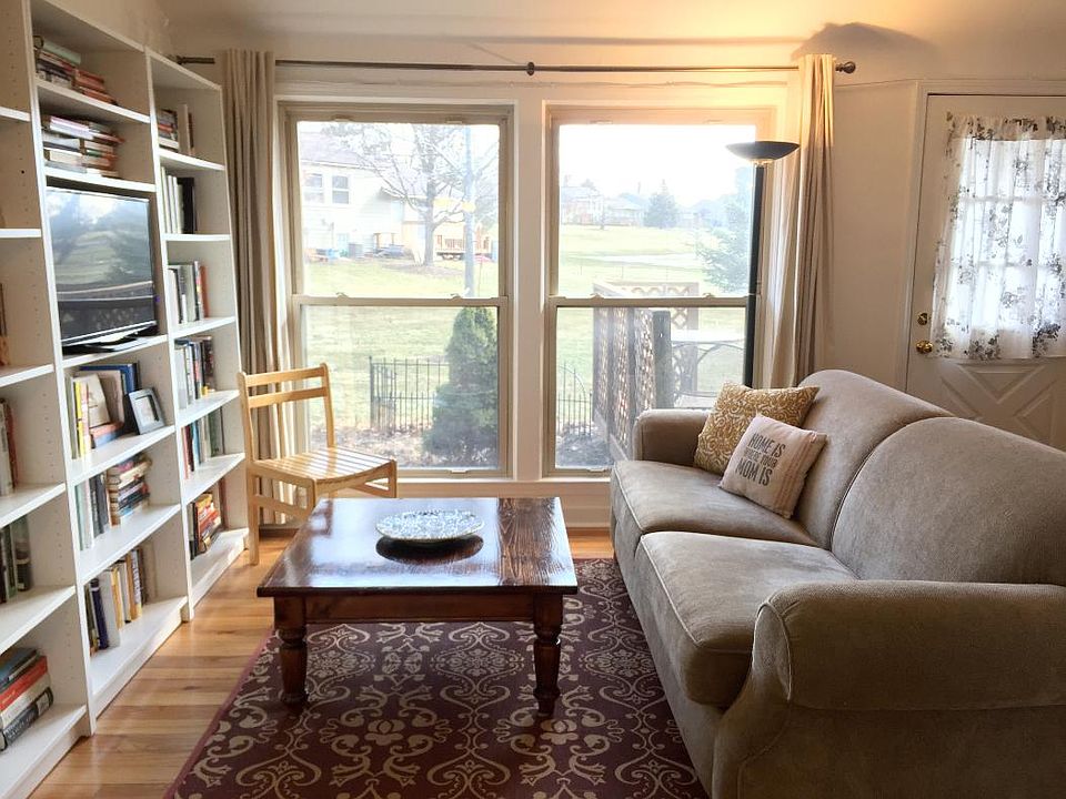 1st image of 2385 Parkwood Ave #207