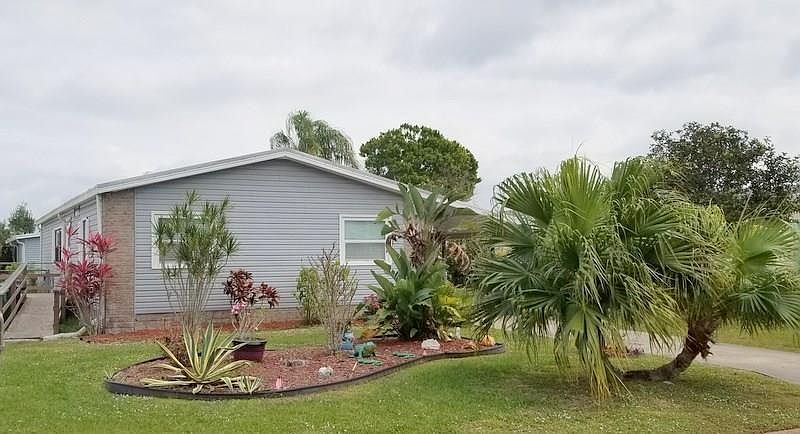 1st image of 930 Jacaranda Dr