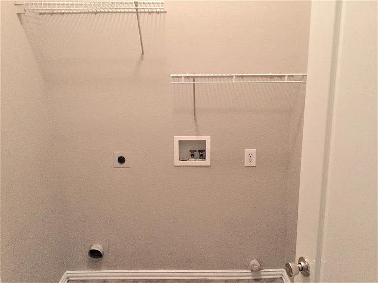 923 Plumeria Dr — Photo 18