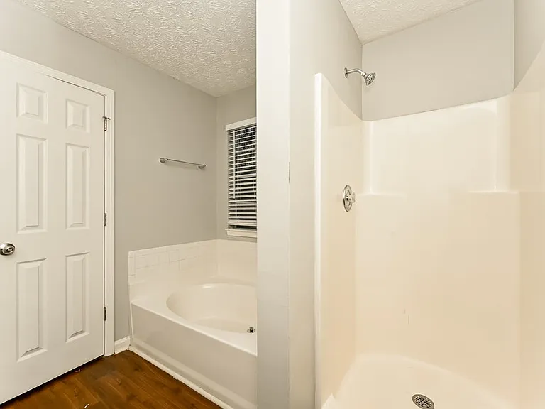 434 Fairhaven Ct — Photo 10