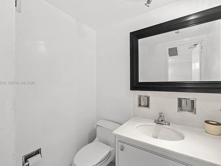 5161 Collins Ave #910 — Photo 13