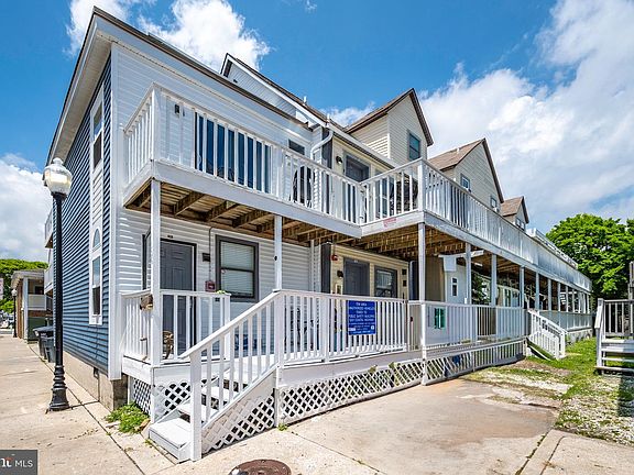 4th image of 106 Talbot St Unit 201