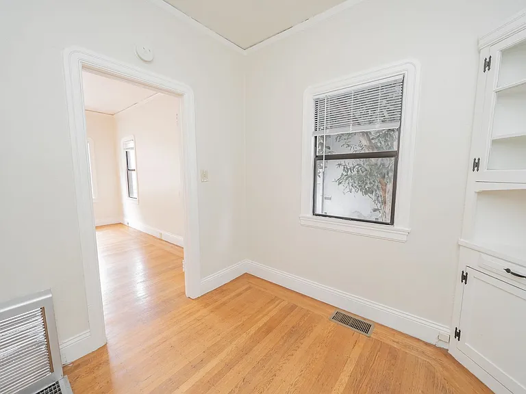 6031 Claremont Ave — Photo 10