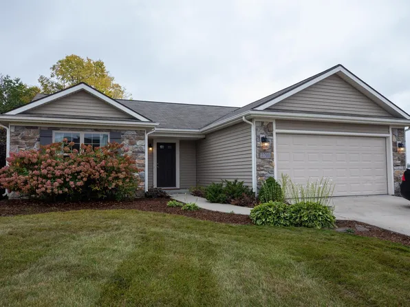 2701 Lilly Ct, Warsaw, IN 46582