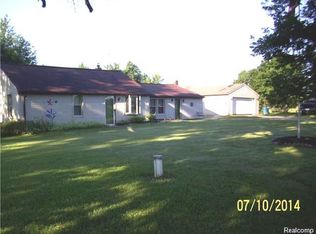 7621 Sanford Rd, Howell, MI 48855