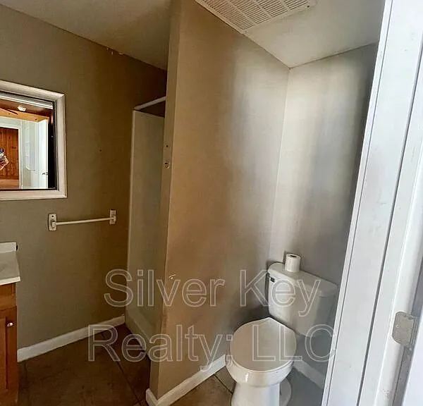 107 Forrest Ave #2 — Photo 8