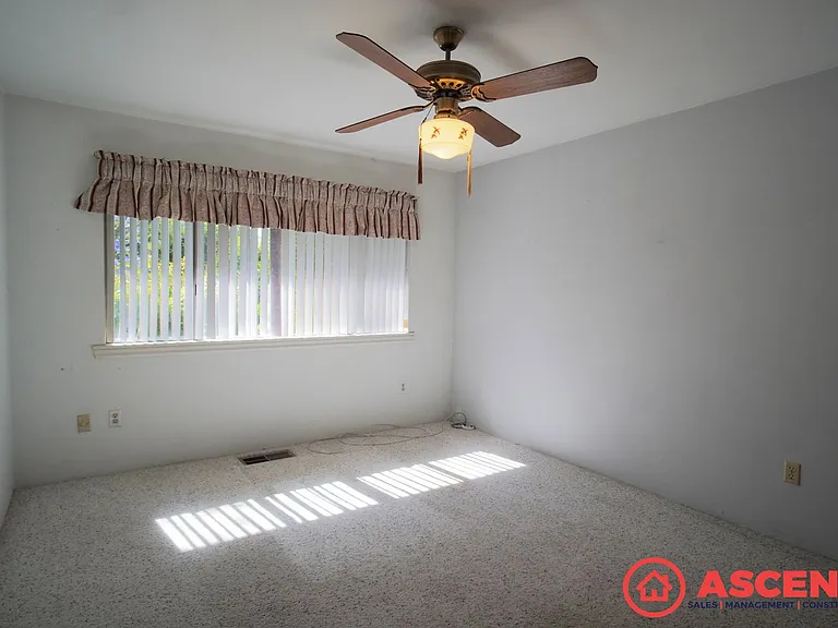 7932 Stine Rd — Photo 10