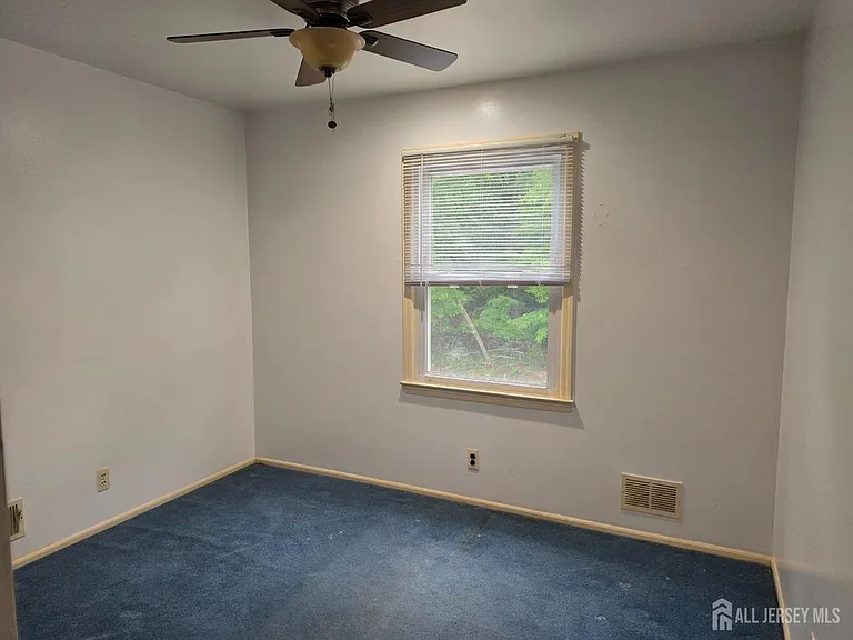 405 Frederick Ave — Photo 6