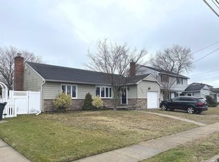 1687 Amsterdam Ave, Merrick, NY 11566