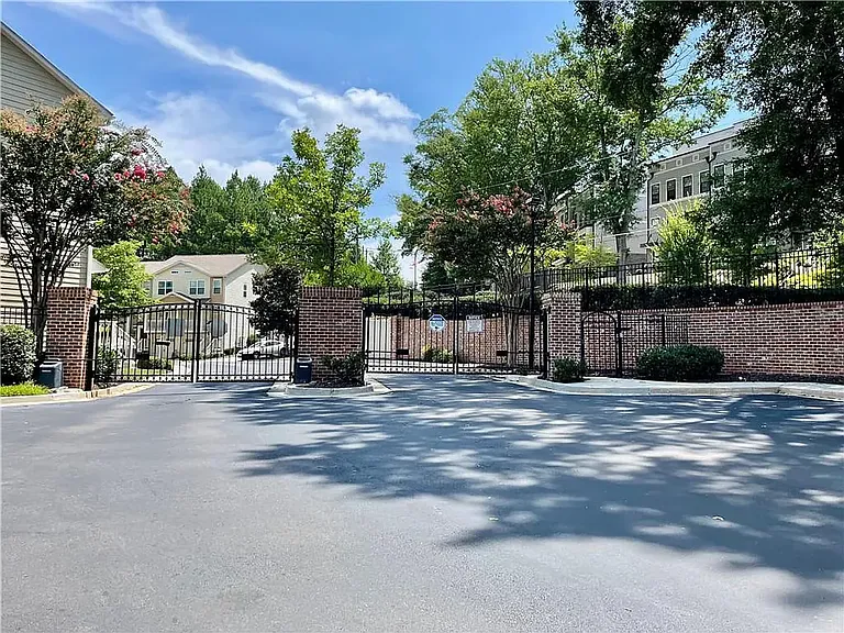 1481 Liberty Pkwy NW — Photo 12
