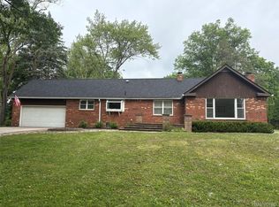 24567 Westmoreland Dr, Farmington Hills, MI 48336