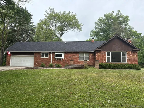 24567 Westmoreland Dr, Farmington Hills, MI 48336