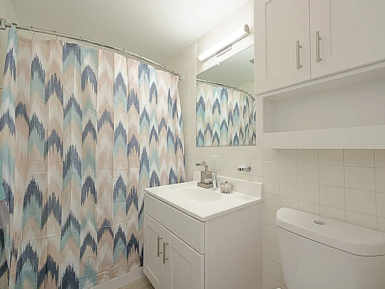 Williamsburg Estates — Photo 14