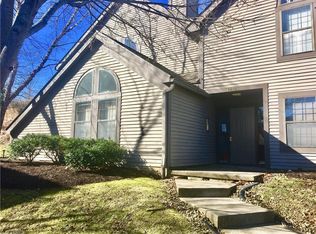 4038 Saint Andrews Ct APT 1, Canfield, OH