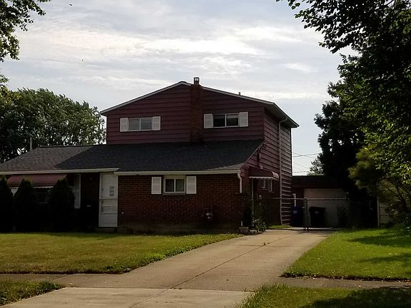 3rd image of 6475 Sandfield Dr