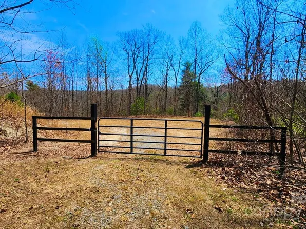 99999 Old Chestnut Ln #6 & 7, Hendersonville, NC 28739