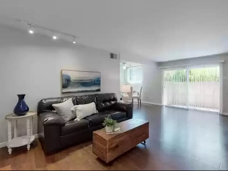 1160 S Foothill Dr #212 — Photo 4
