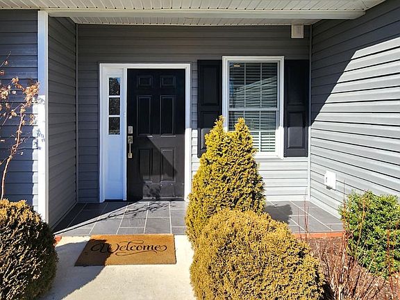 2nd image of 404 Paulette Cir