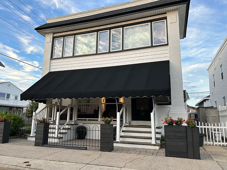 23 N Rosborough Ave — Photo 1