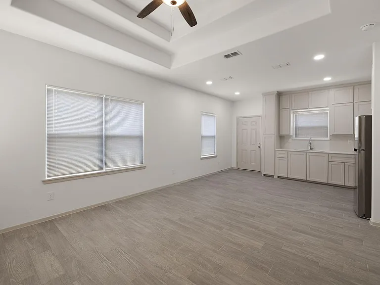 740 N Alamo Rd #31 — Photo 2