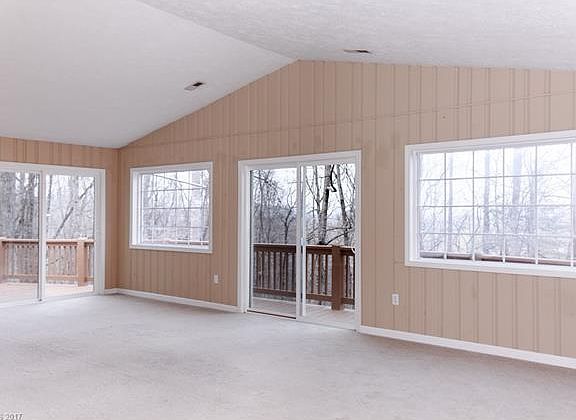 4th image of 180 Ravenwood Ln