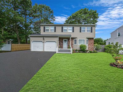 4 Amarr Drive, Shirley, NY, 11967