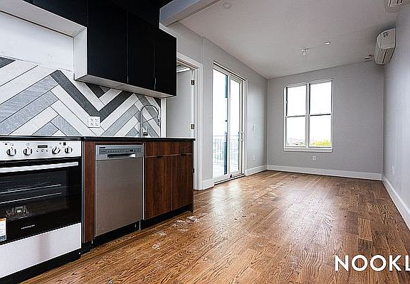 4th image of 1354 Jefferson Ave #5A