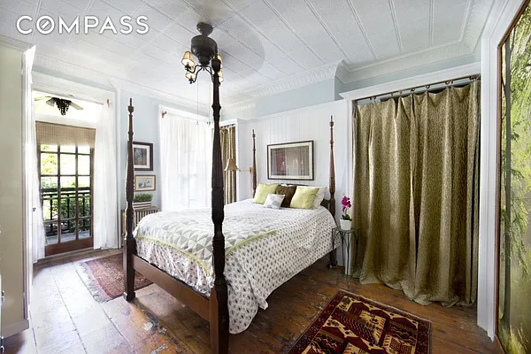 Sold by Compass | media 3