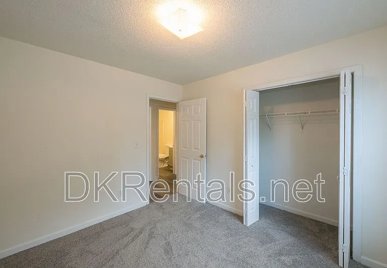 5689 Isleworth Way — Photo 20