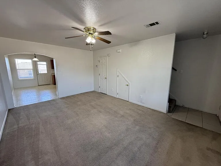 705 S Amy Ln #B — Photo 3