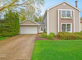 670 Clearview Ct, Algonquin, IL 60102