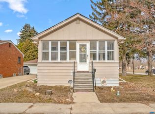 2708 Stephens St, Dearborn, MI 48124