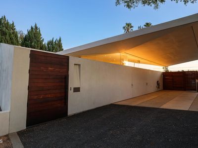 1200 E Woodbury Rd, Pasadena, CA, 91104